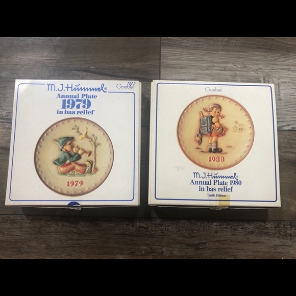 Antique M.I Hummel Collectibles - Picture 2 of 5